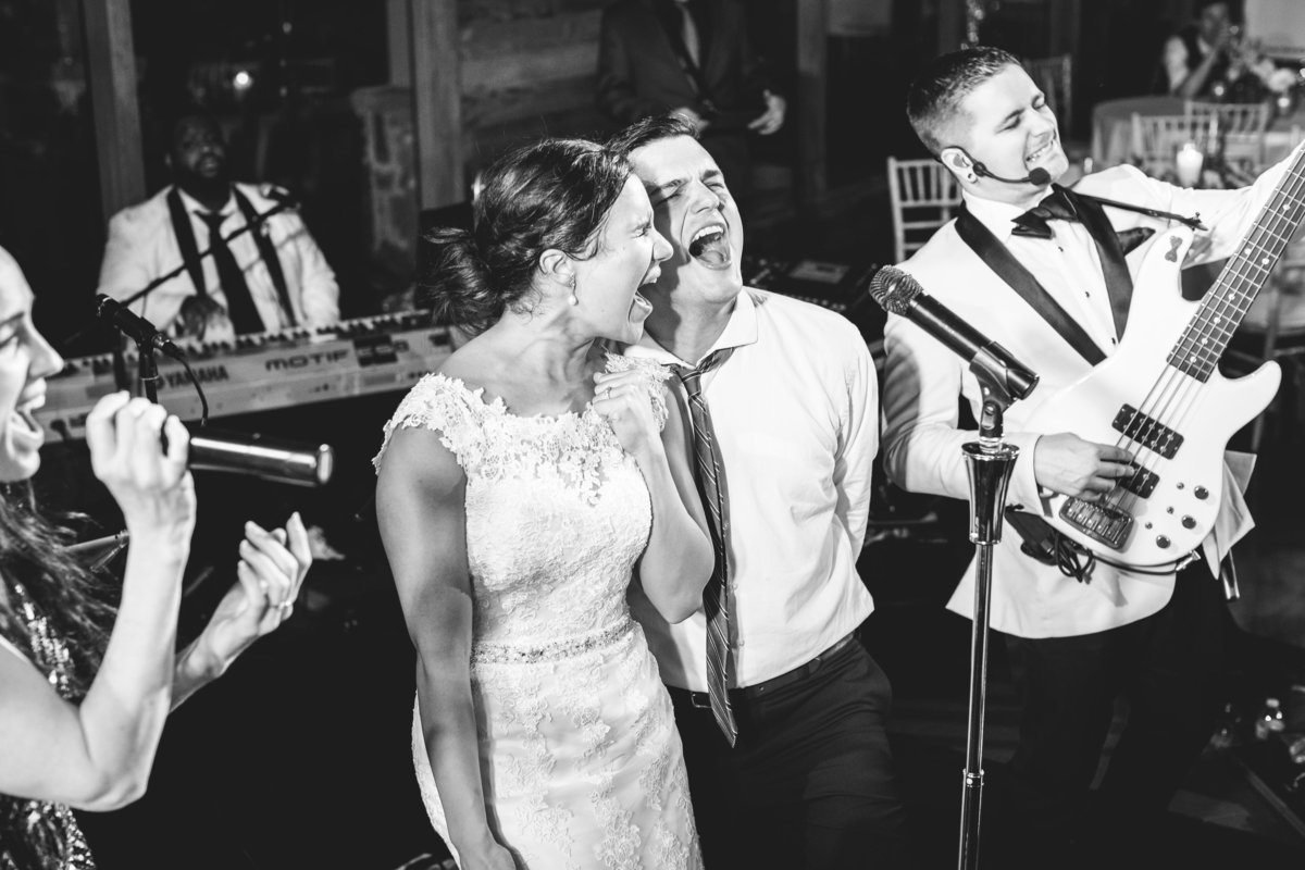 canyonwood ridge wedding photographer bride groom sing with band reception 250 S Canyonwood Dr, Dripping Springs, TX 78620