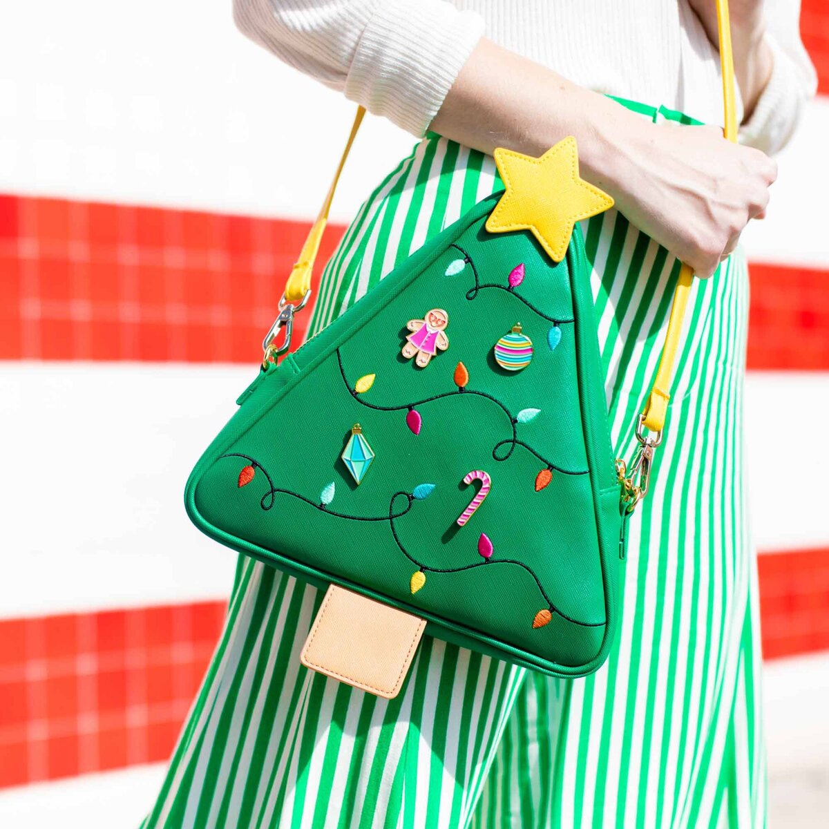 Rose-and-Palm-Studio_Portfolio_Studio-DIY_Cant-Clutch-This_Graphic-21
