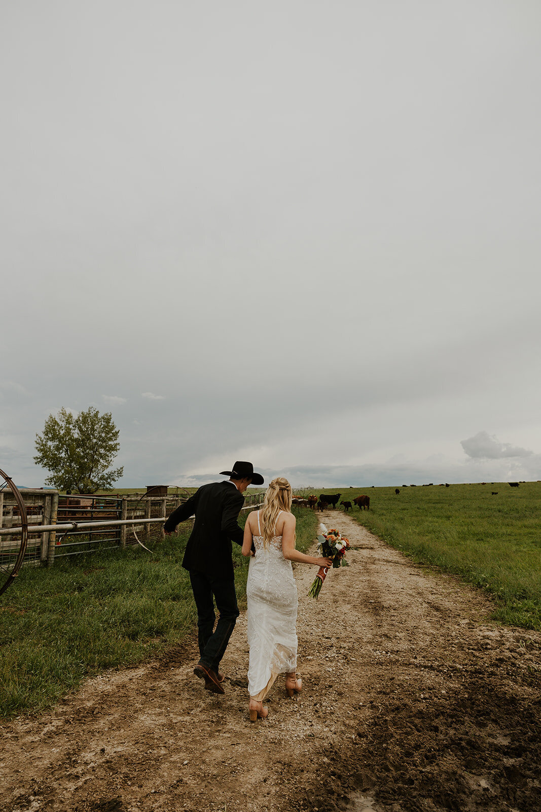 presley-gray-cowboy-luxury-montana-wedding-8903