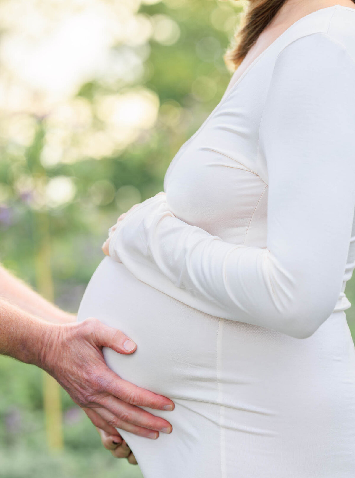 rose-garden-maternity-session-harkness-memorial-connecticut-38