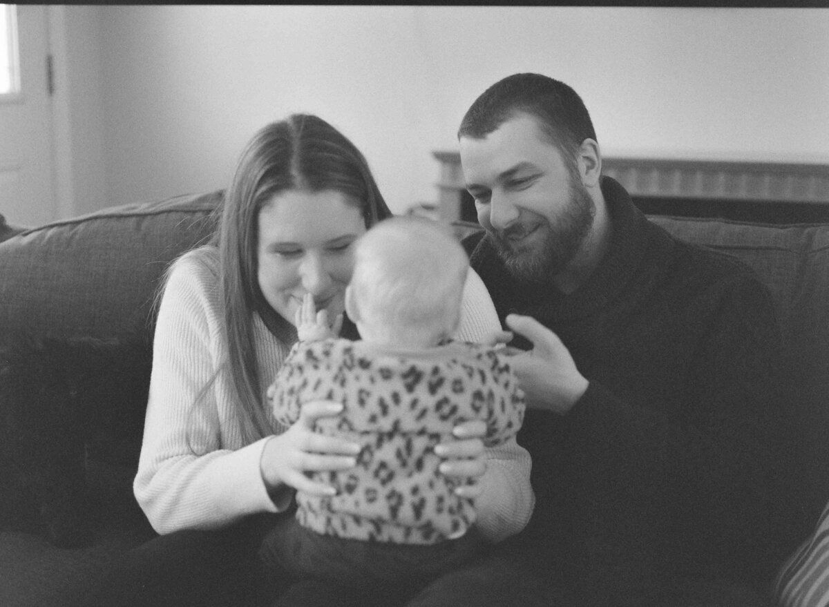 in-home-uxbridge-ontario-family-photograhy-on-film4