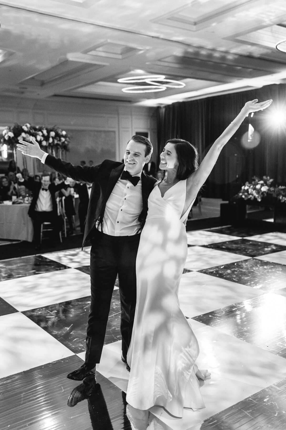 four-seasons-chicago-fall-wedding-alex-ferreri--74