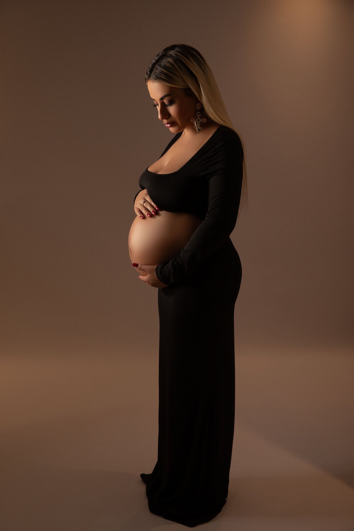 Maternity photos for Eni, taken by Toronto photography Alba Belli