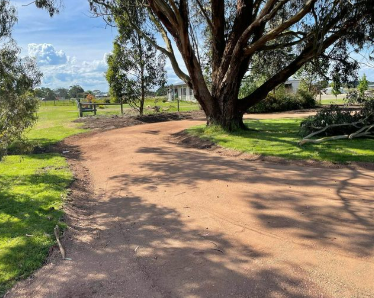 new driveway and roundabout construction and drainage