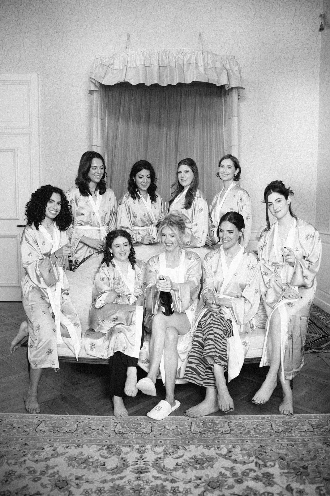 bride-guests-bespoke-hairstyle-wedding-france