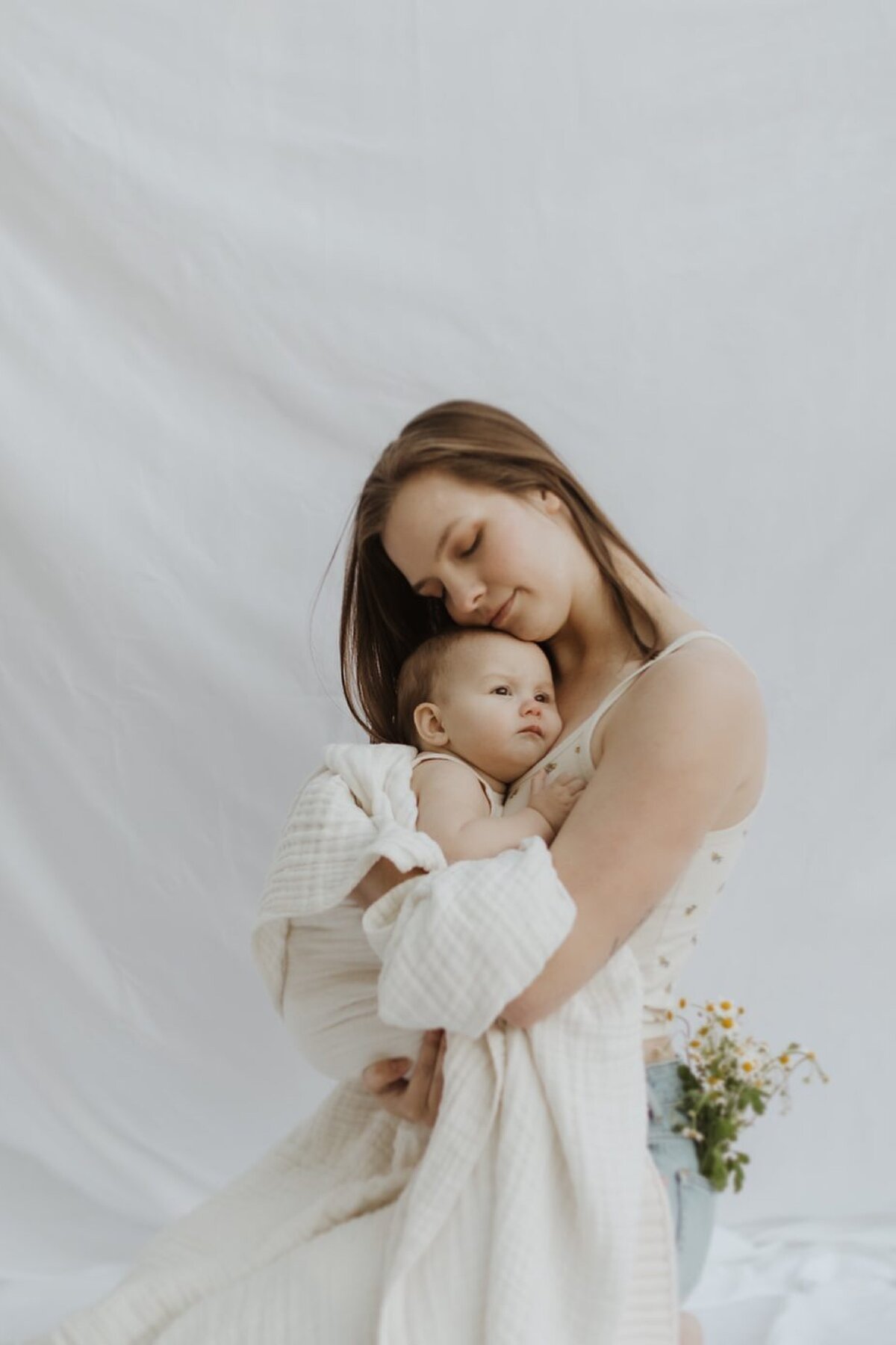 Tender-Motherhood-Moments
