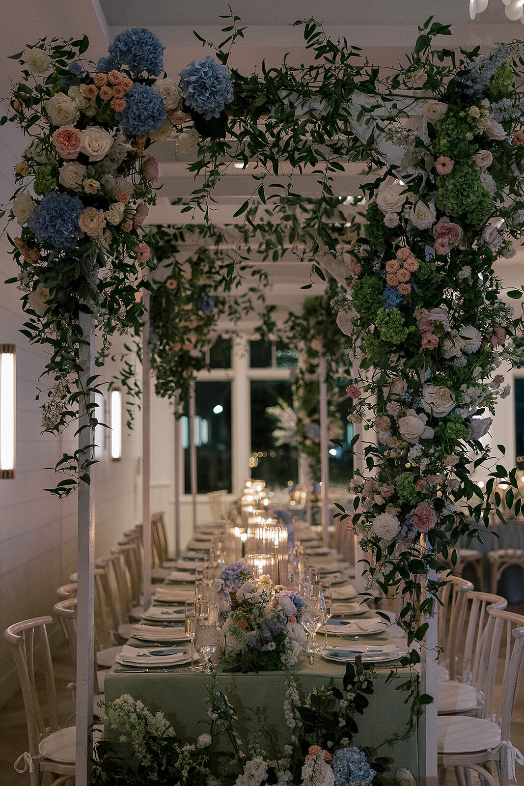 Kate_Murtaugh_Events_Cape_Cod_wedding_planner_band_headtable_floral_design