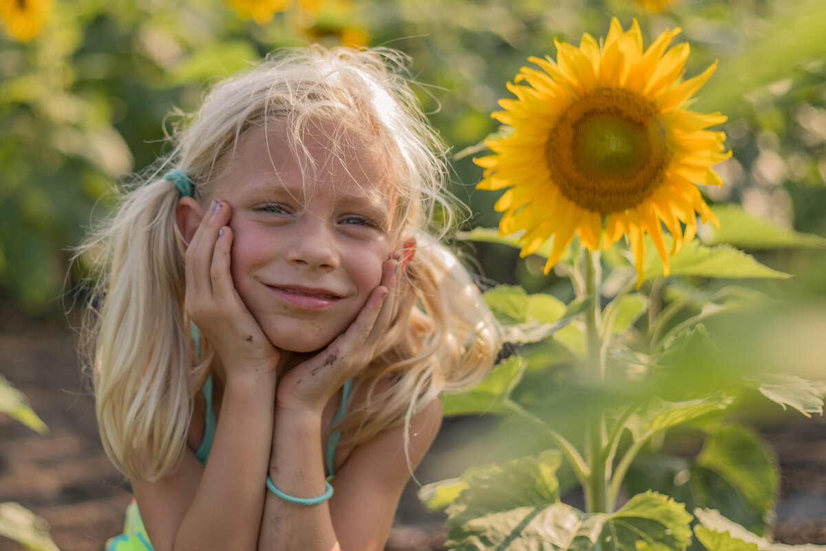 Martina Newport Photography - Lienhardt Family Sunflowers-50