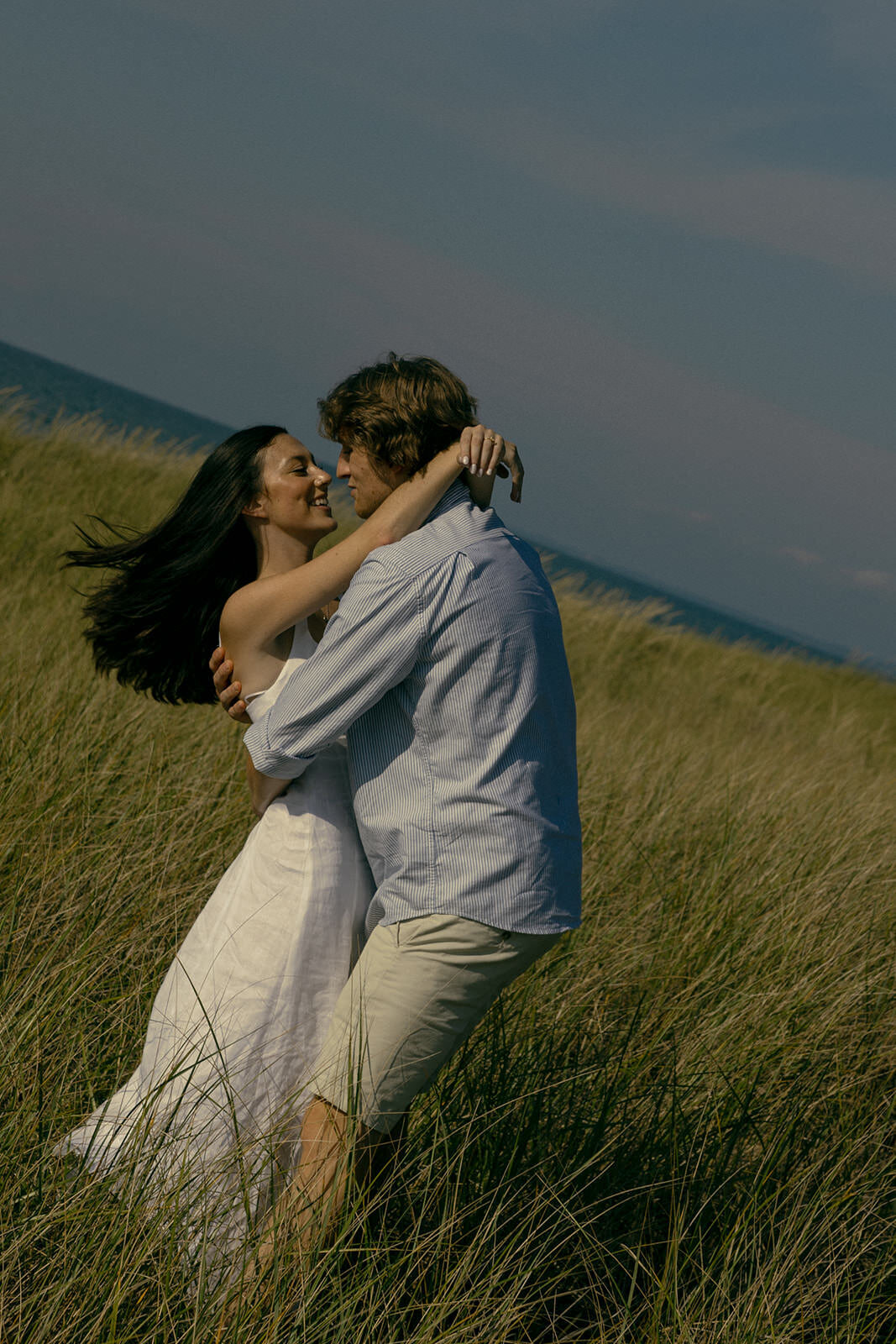 michigan-dunes-couple-65