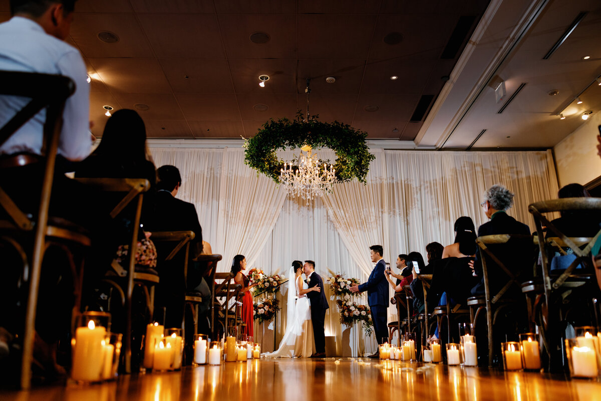 Aspen-Avenue-Chicago-Wedding-Photographer-Ivy-Room-Korean-Elegant-Modern-Romantic-Timeless-Jenny-Yoo-Elegant-Event-Lighting-City-True-To-Color-Vibrant-FAV-95