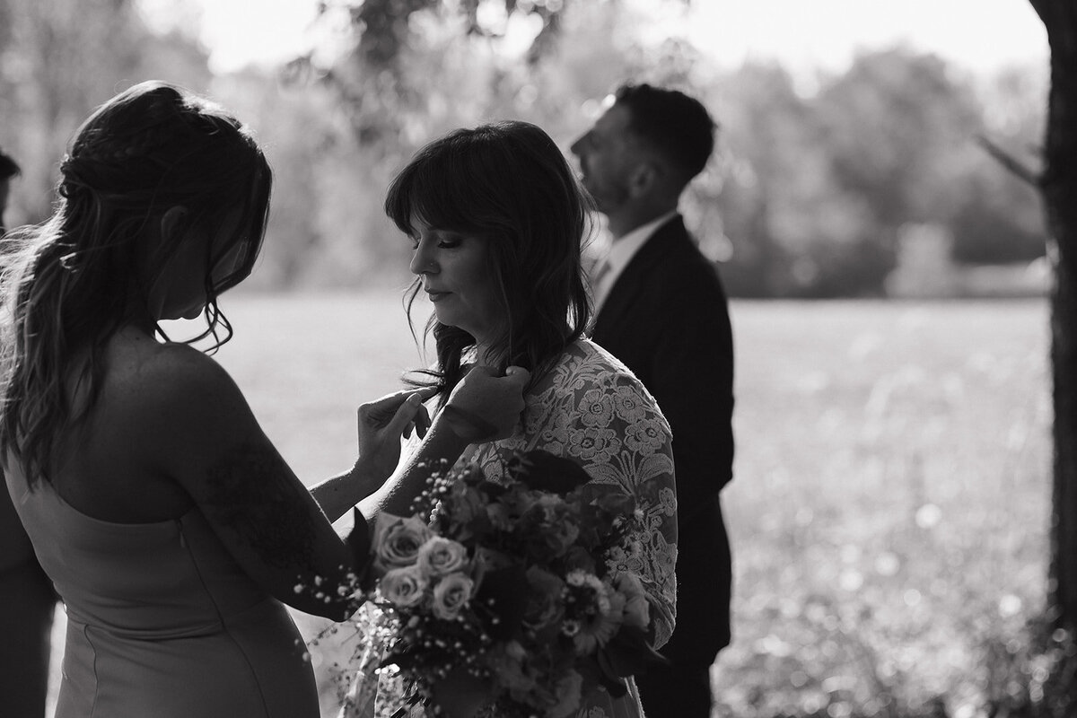 prairie-lodge-small-wedding-rob-sarah-8