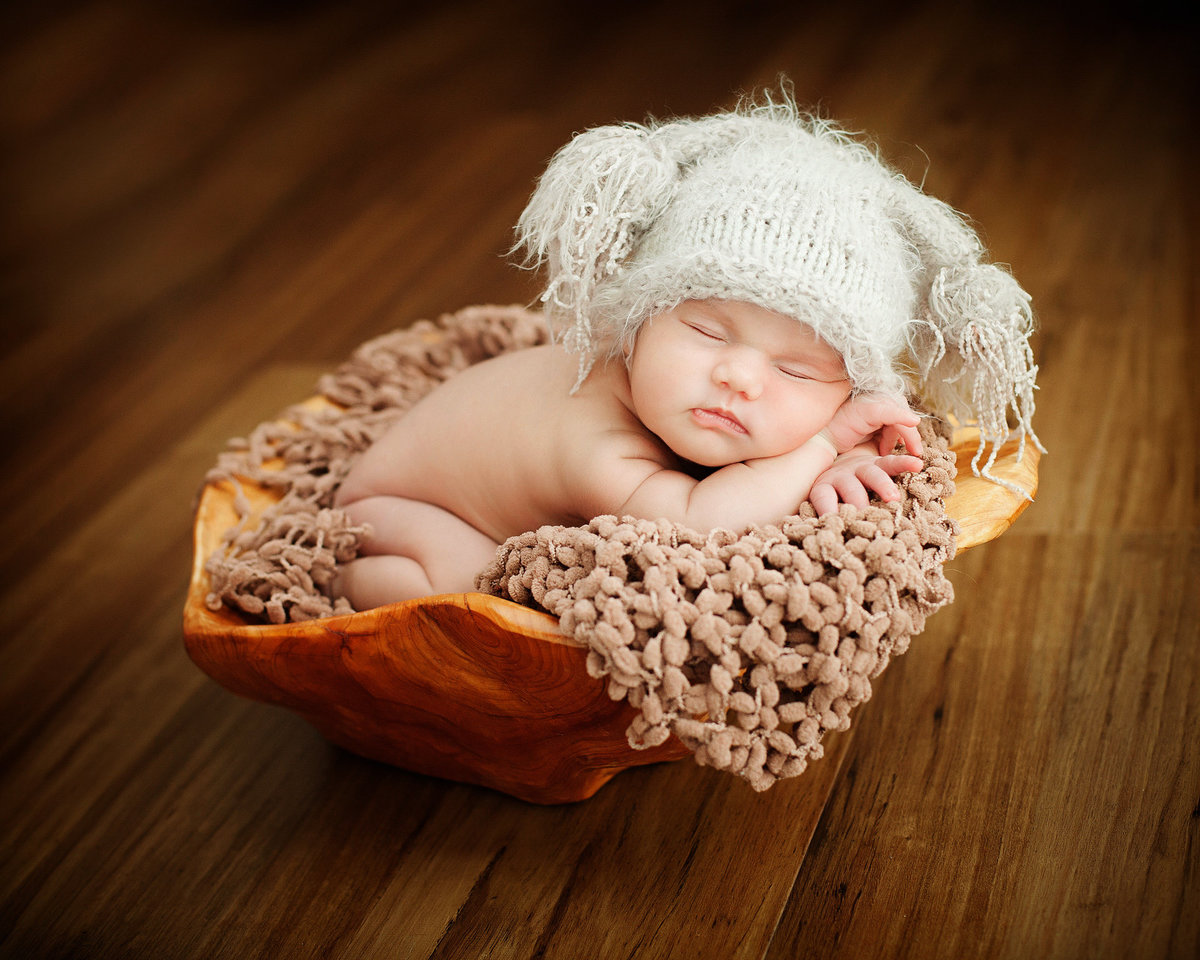 newborns in hats360