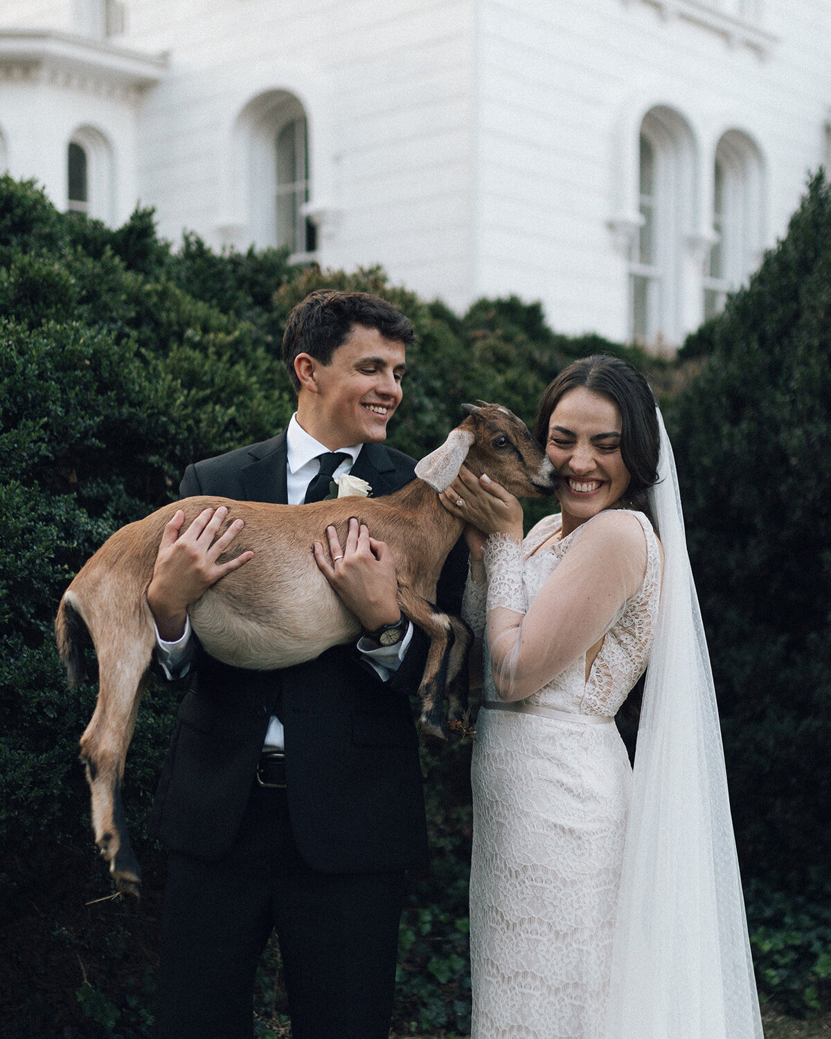 virginia wedding couple