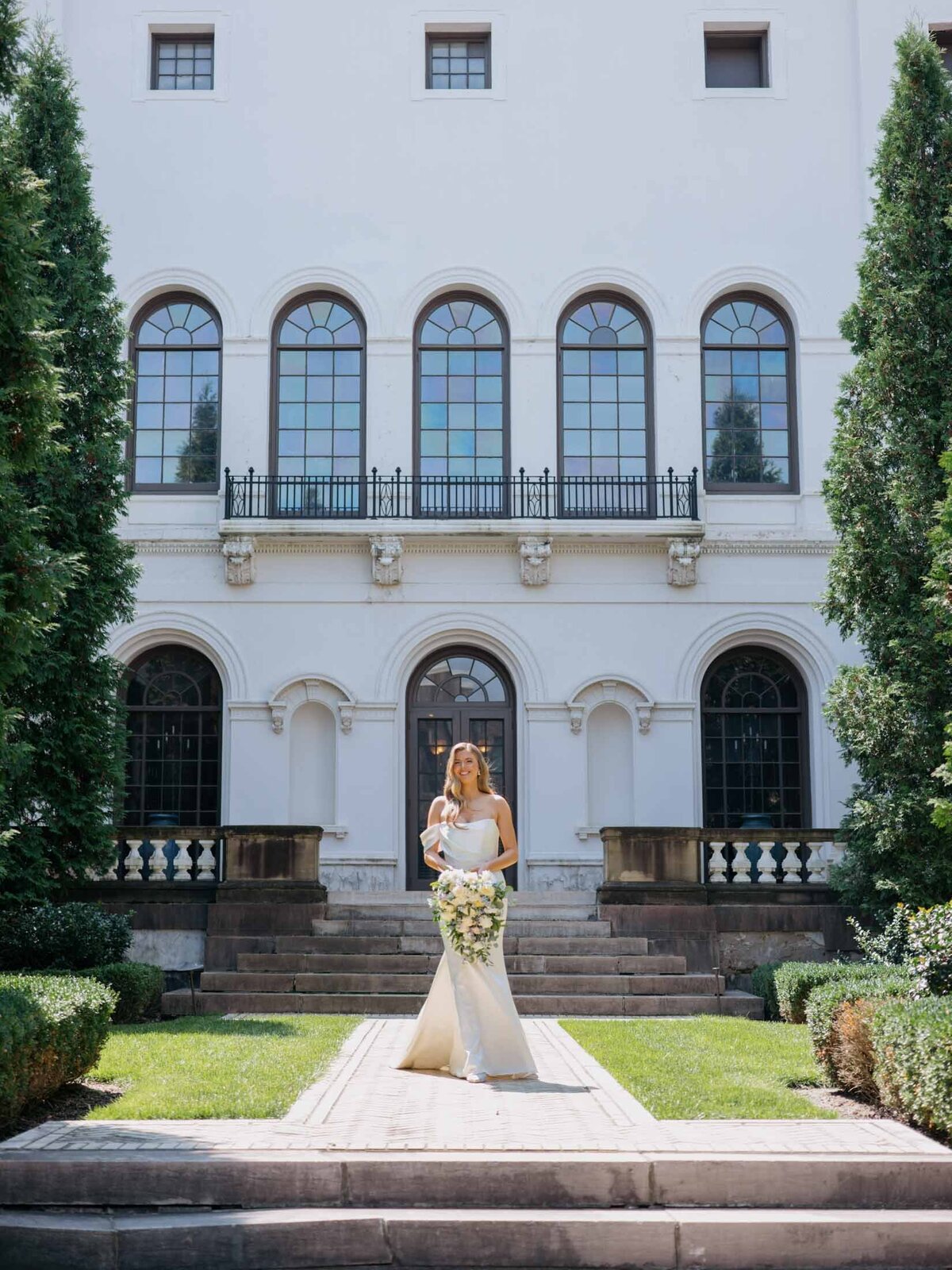 Bride and groom at the Hay-McKinney Mansion Courtyard at Cleveland History Center