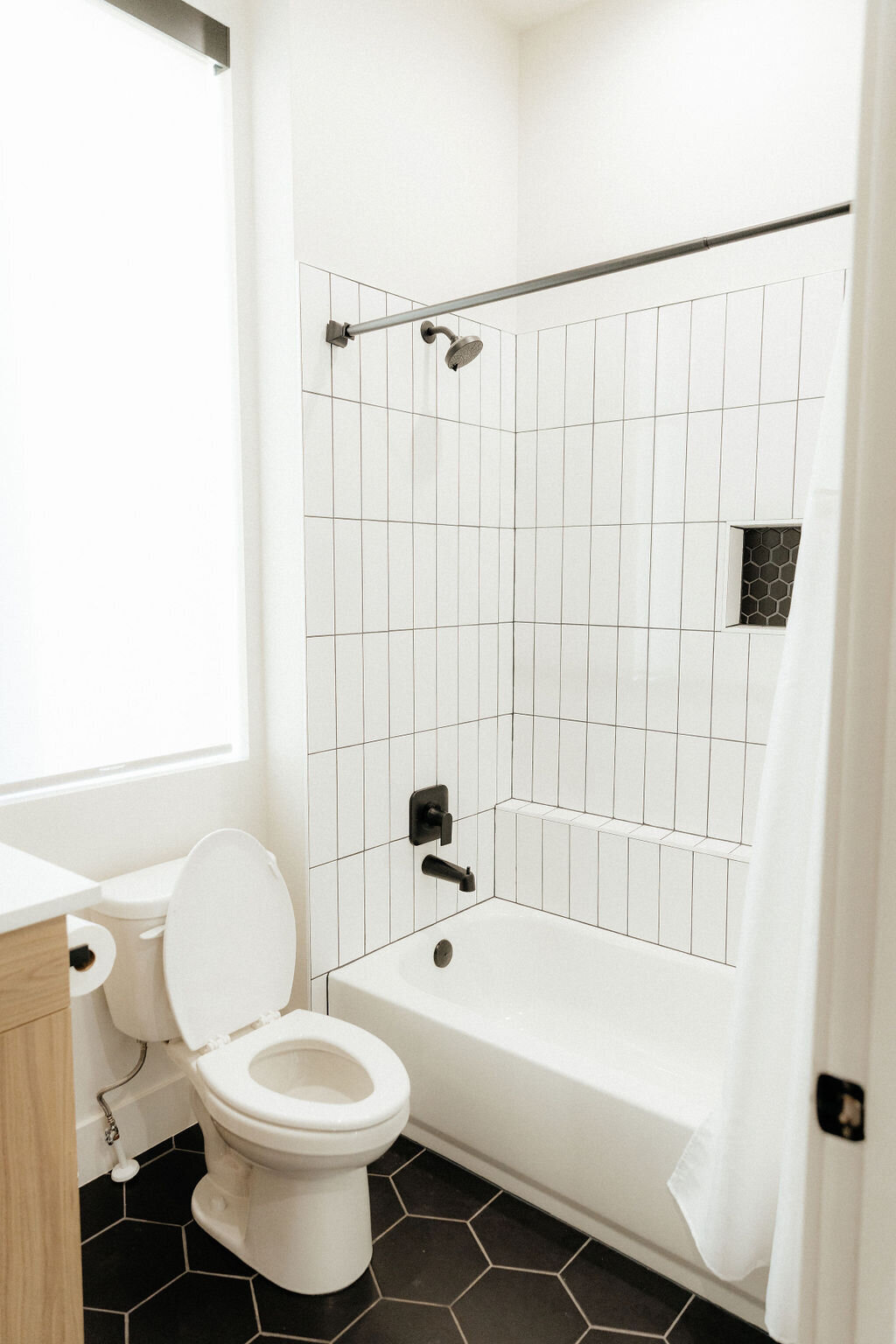 Beezah_FrankiesPlace_ALL-115