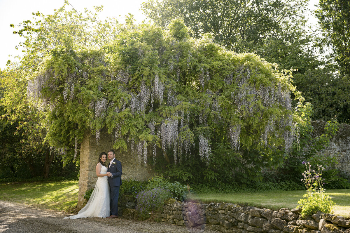 Notley-Abbey-wedding-photography-1019