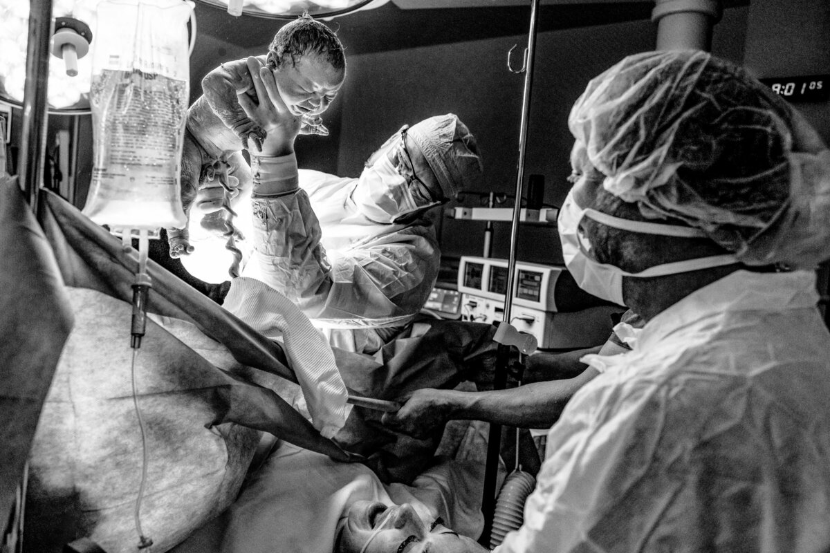newborn-delivery-lifestyle-portrait-hospital-coeur-dalene