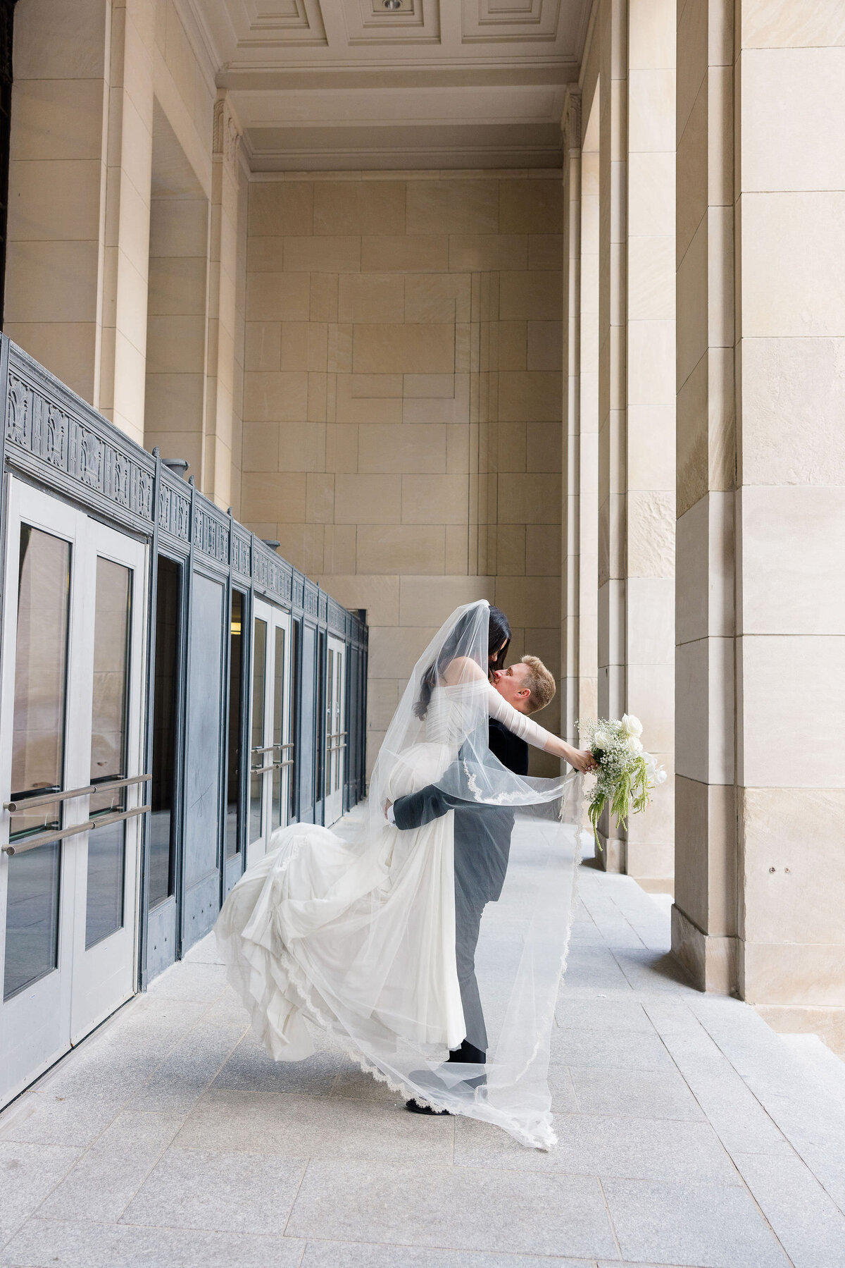 Grand rapids wedding photographer