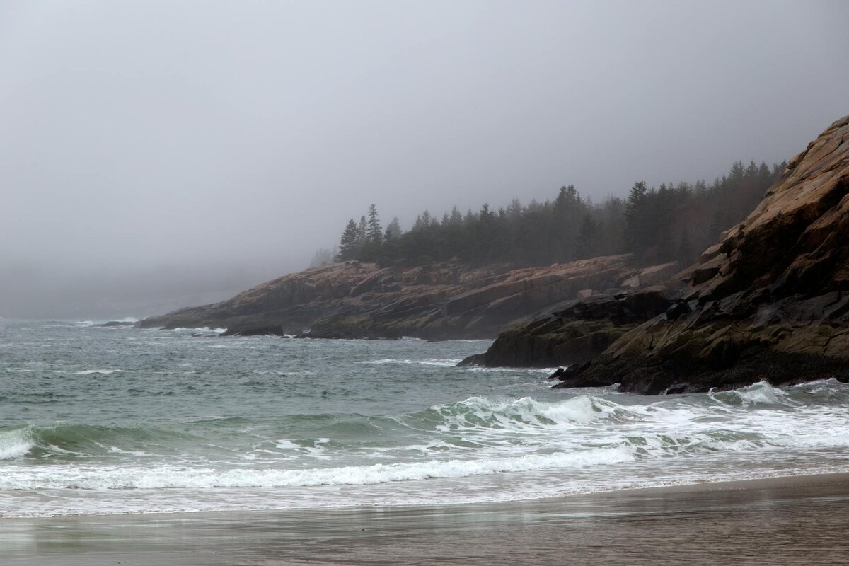 Calm ocean waves under a cloudy sky, reflecting emotional clarity and peace found through EMDR Intensives