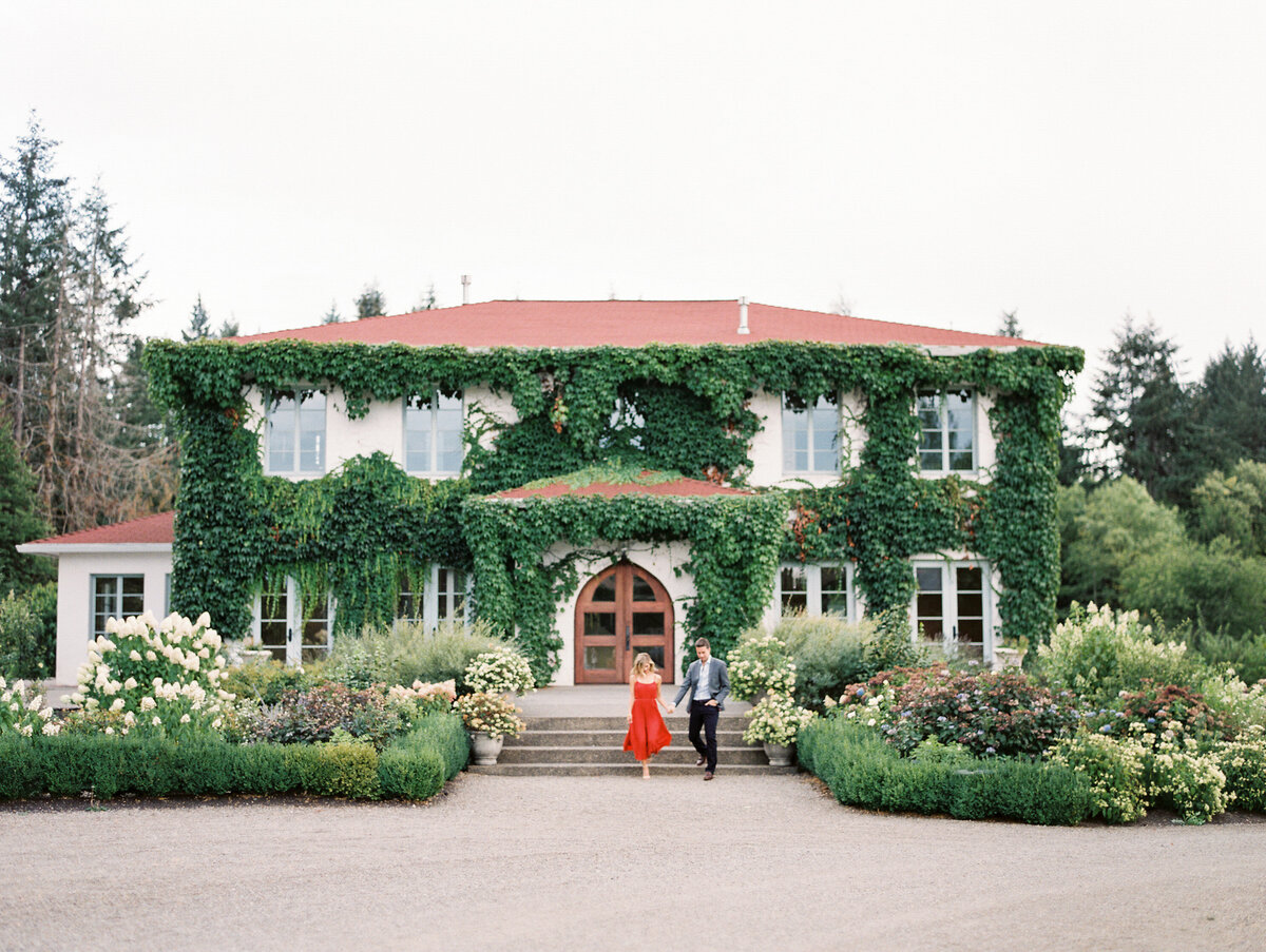 monet-vineyards-engagement-photos-in-washington-by-the-tenneys-photography-02