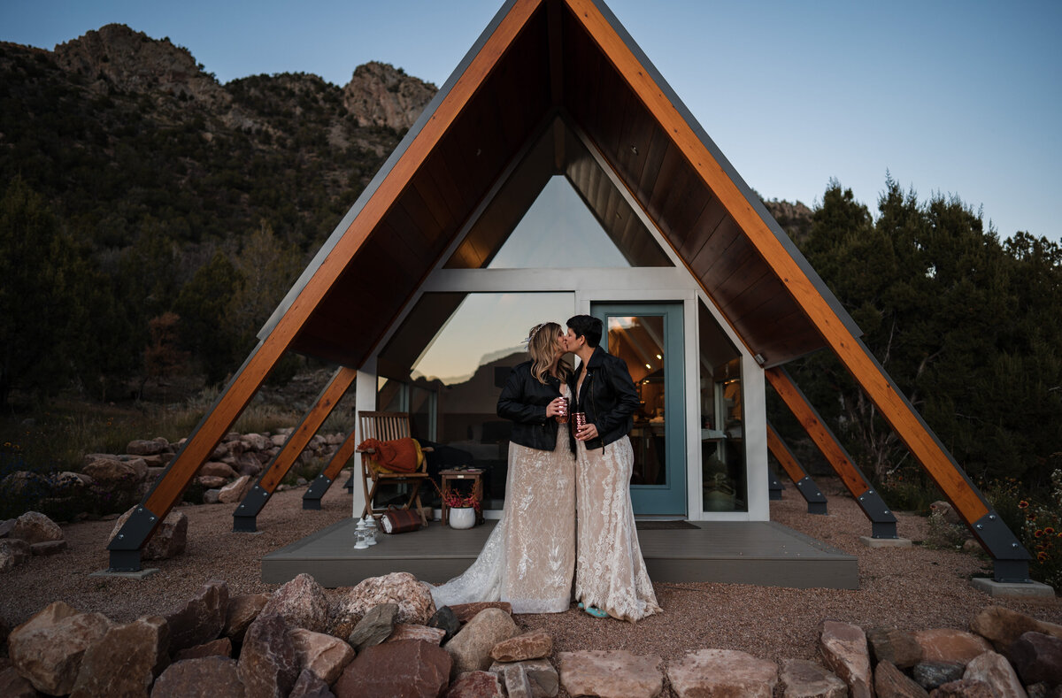 lgbtqia-colorado-cabin-elopement-03