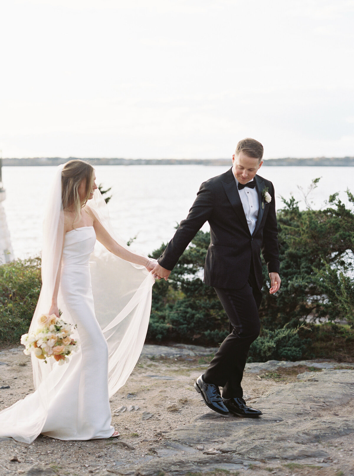 Emily March Photography Wilmington, North Carolina and Destination Wedding Engagement Photographer Heirloom Photography for Memorable Gatherings Light Airy Sentimental Imagery Images Weddings_Castle Hill Inn Wedding - 057