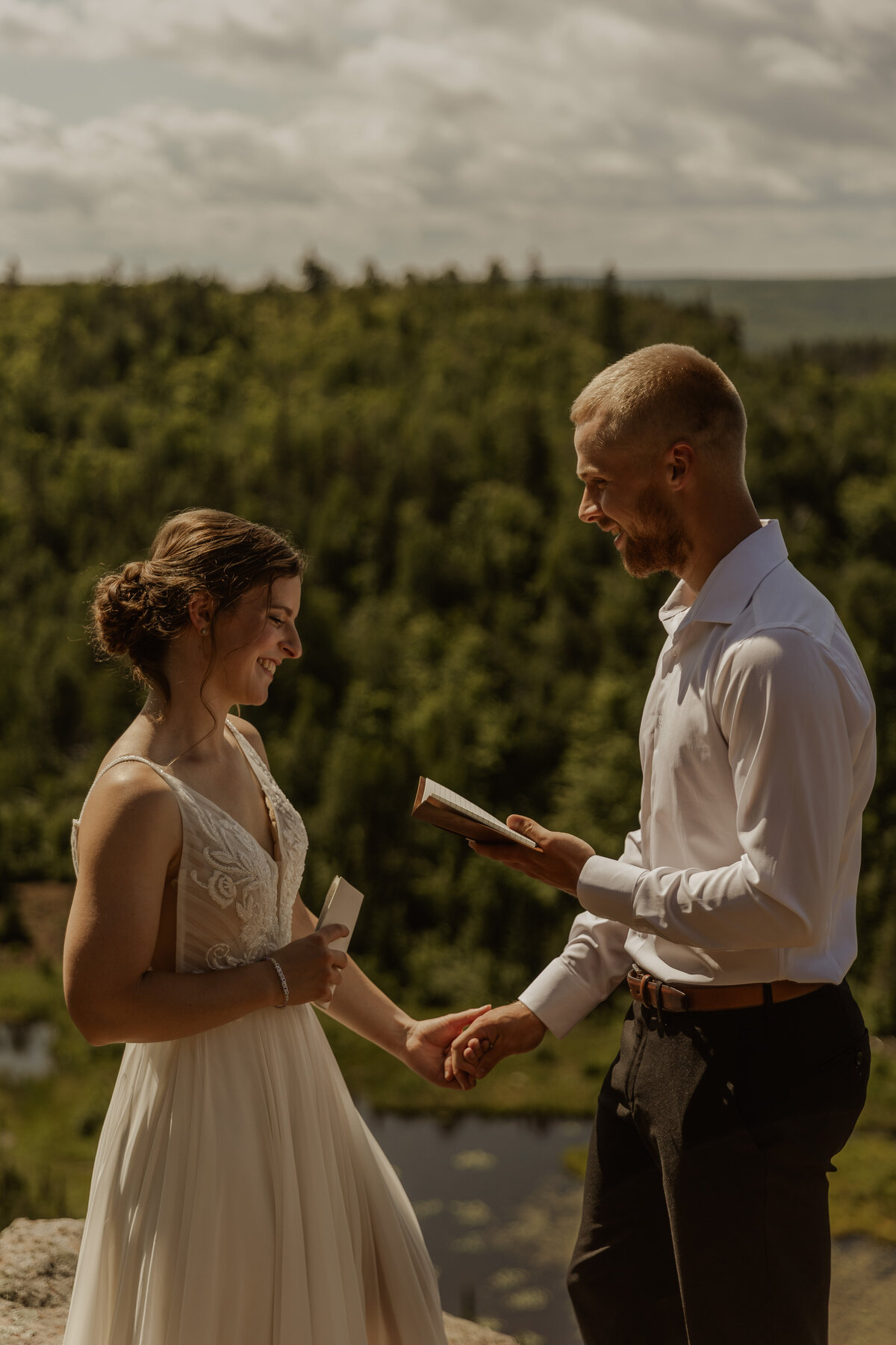 Vow exchange in Minnesota on a cliff overlook 