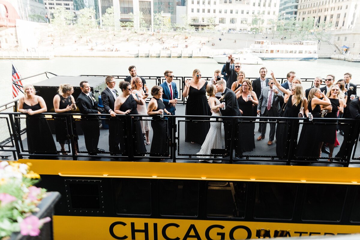 rempel-photography-chicago-wedding-photography-bright-colorful-timeless-fun-river-roast-wedding-photos-boat-cocktail-hour-on-the-chicago-river_0226