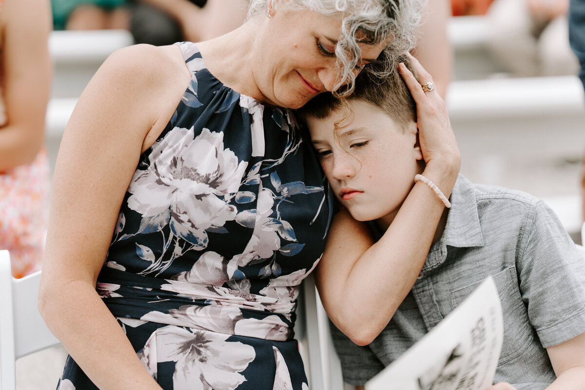 kraber-the-gathering-grounds-iowa-wedding-92