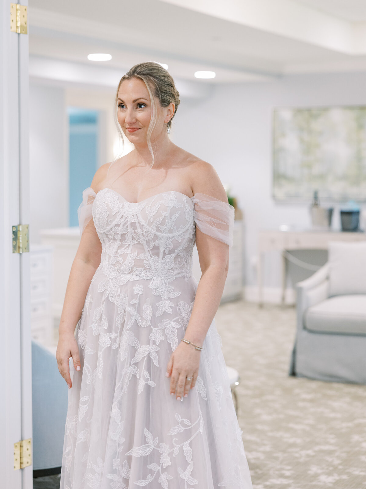 Anne-Troxel-Pittsburgh-Wedding-Photography-Pittsburgh-Field-Club-LGBTQ-Floral-timeless-photos-23