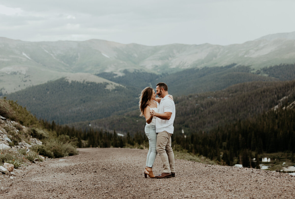 breckenridge-engagement-mountain