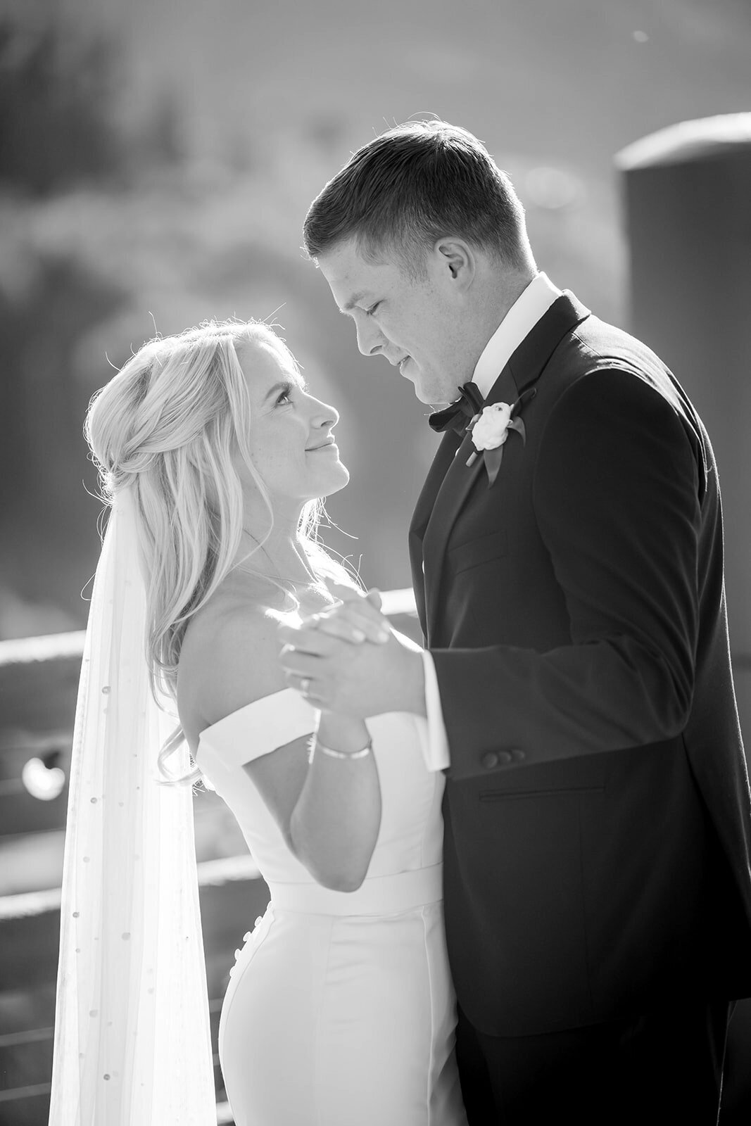 stein-eriksen-lodge-july-summer-park-city-mountain-wedding-pepper-nix-2212-1836bw
