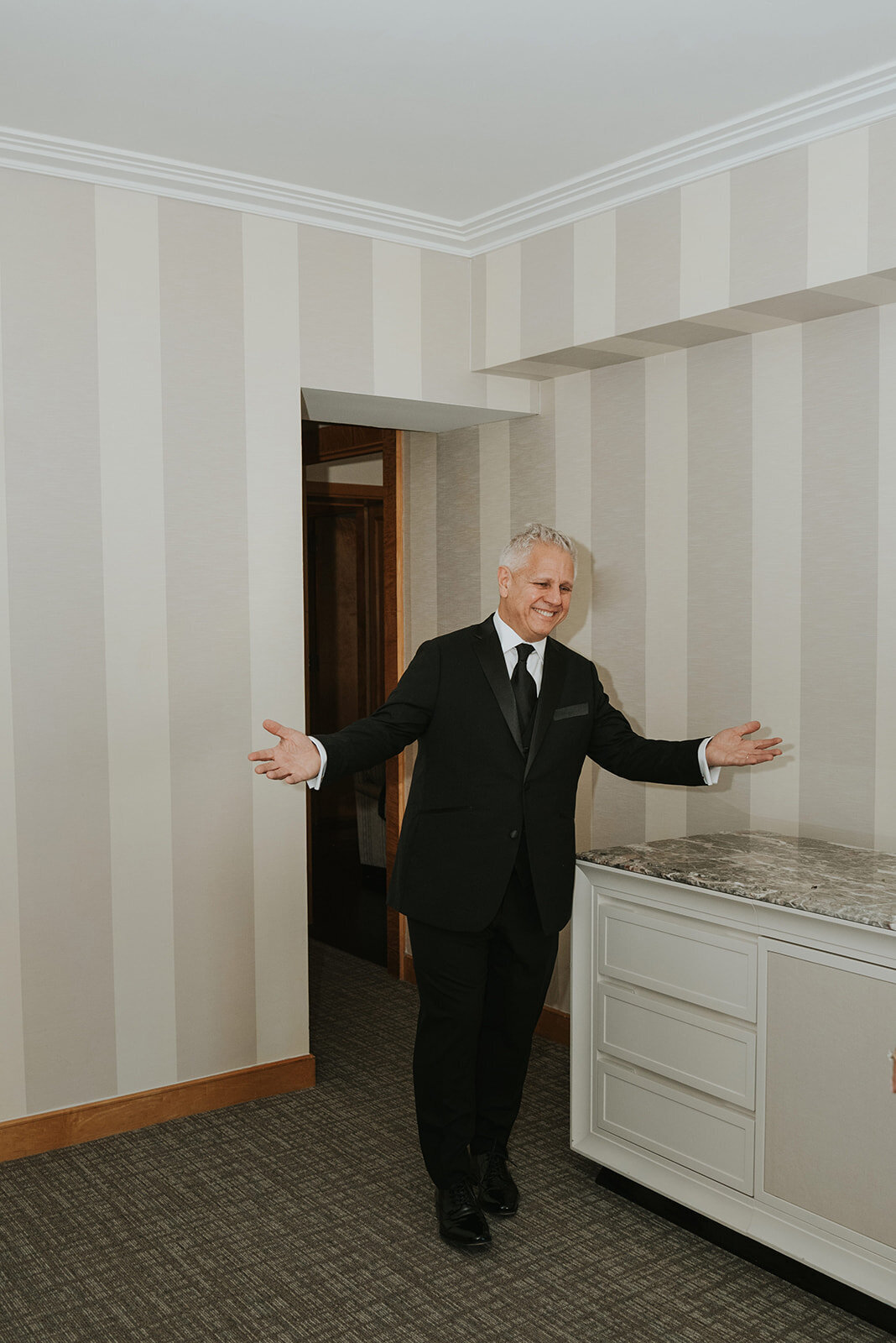 CORRIE-ZACH-NYC-WINTER-WEDDING-AT-GOTHAM-HALL_PHOTOS_BY_MARIA_B_LUNG_0162