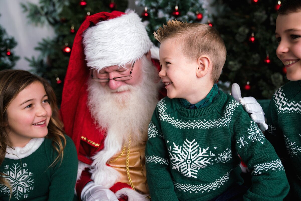 Snoqualmie_WA_Santa_Portraits_2147