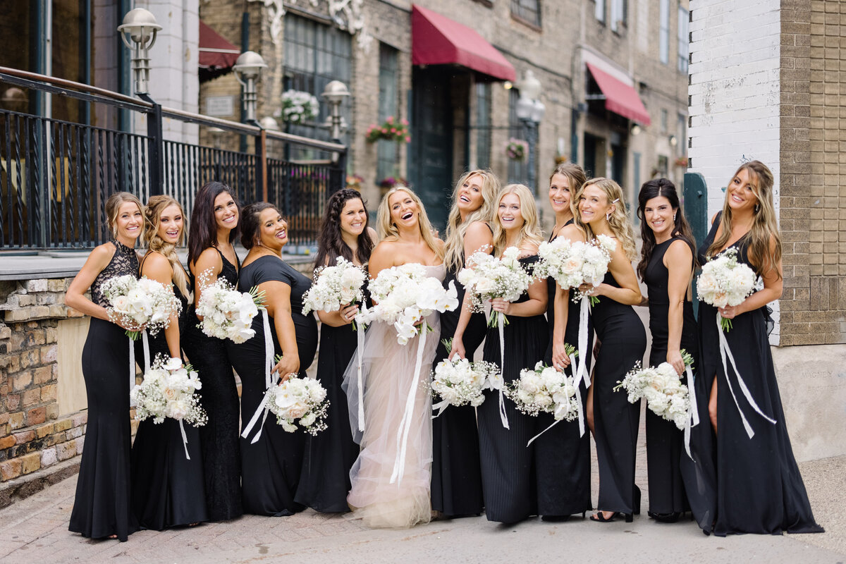 39 Quincy-Hall-Minneapolis-Luxury-Wedding-bridesmaids-photographer-flowers