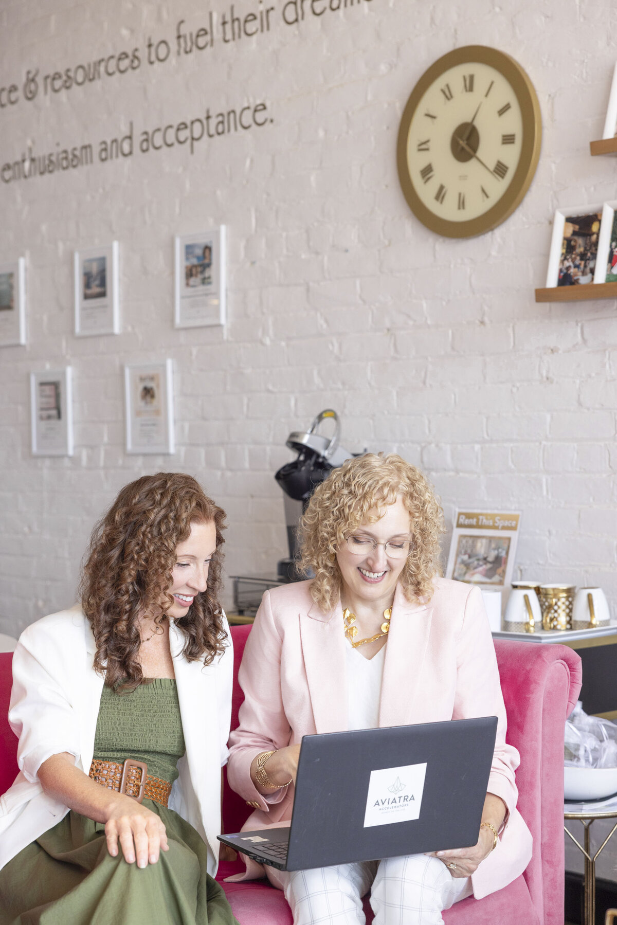 Aviatra-cincinnati-personal-brand-photos-Jennifer Blackburn-your-brand-compass-1788