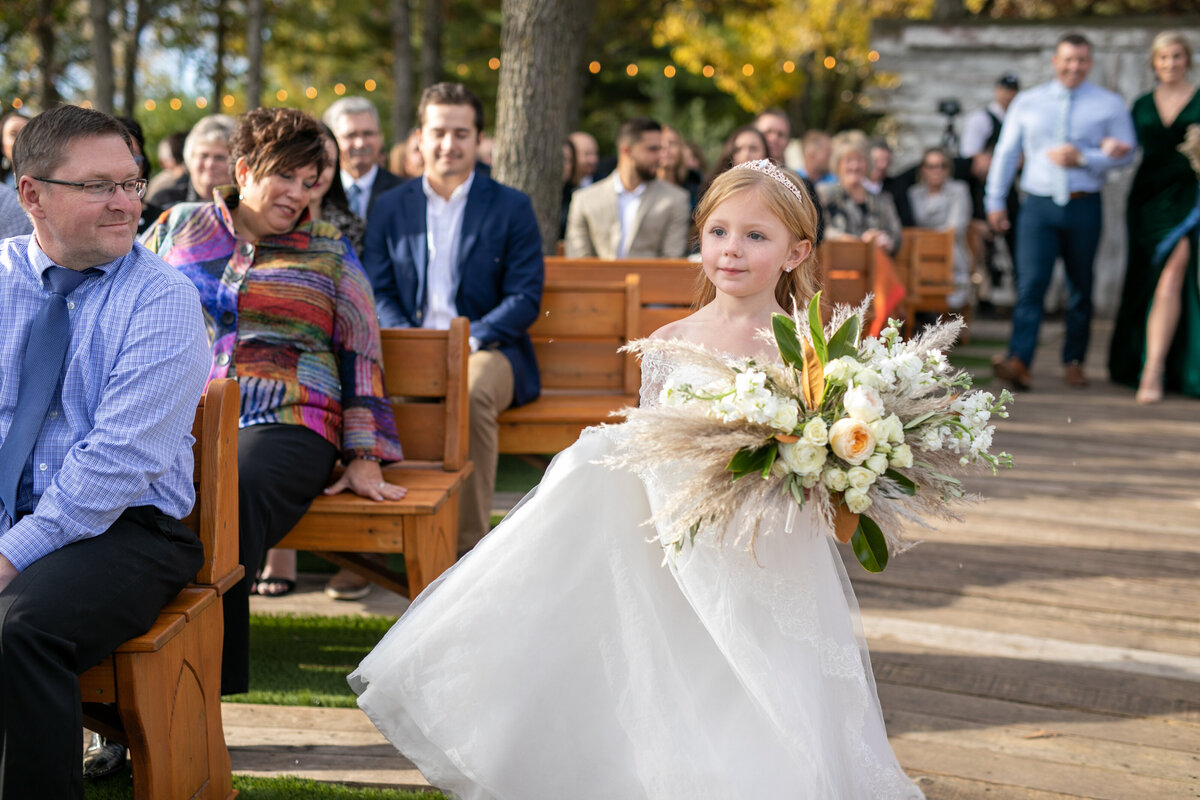 Barnes-place-des-monines-iowa-rustic-wedding-photo-ideasPhoto-103