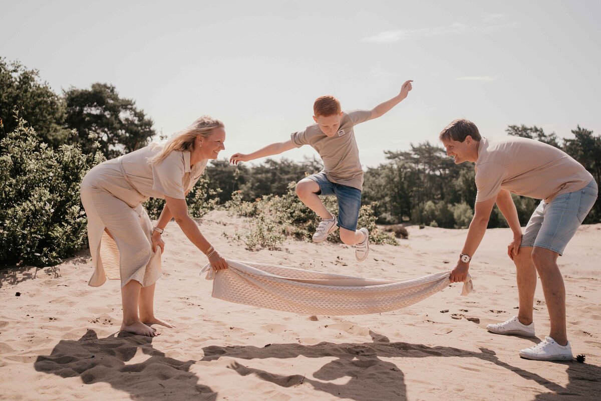 liefdevolle-gezinsfotografie-laren-duinen-leukfotografie (75 van 114)