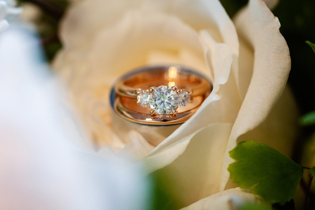 luxebylindsay-charleston-wedding-engagement-ring-flower