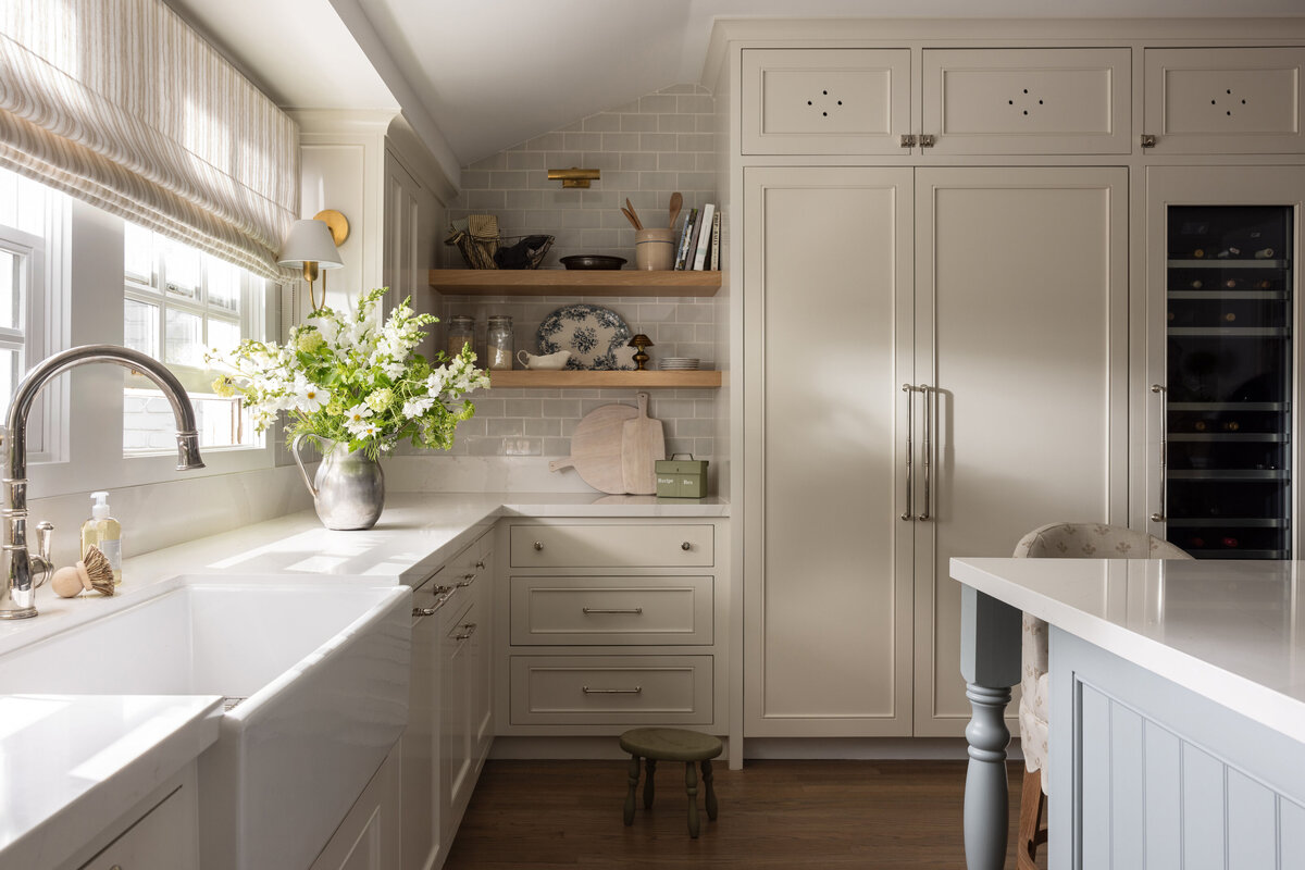 Large Kitchen Island with Stools