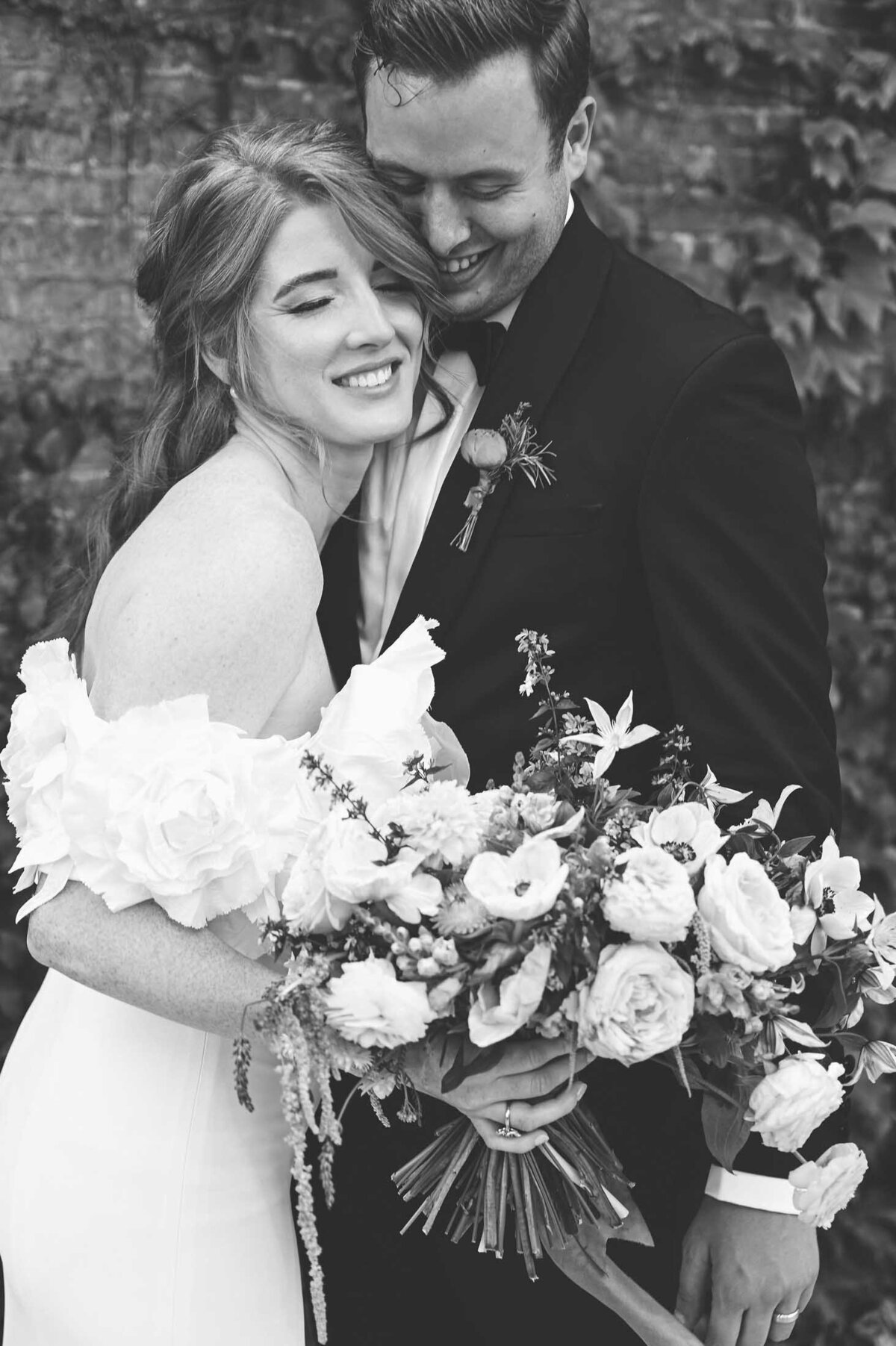 jaclyn-fisher-events-planning-colorful-summer-garden-wedding-in-nyc-65