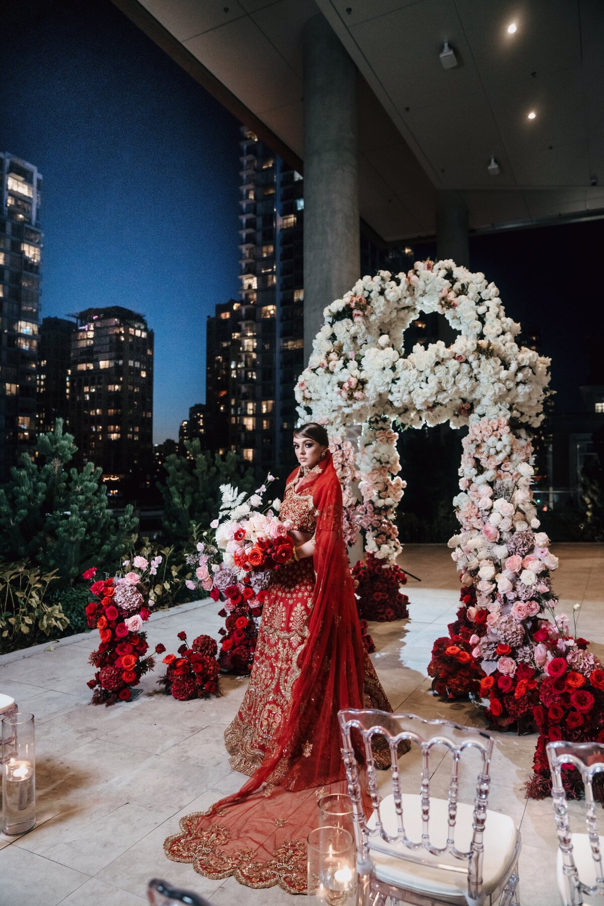 red-white-blush-pink-indian-hindu-sikh-wedding-ceremony-bride-05
