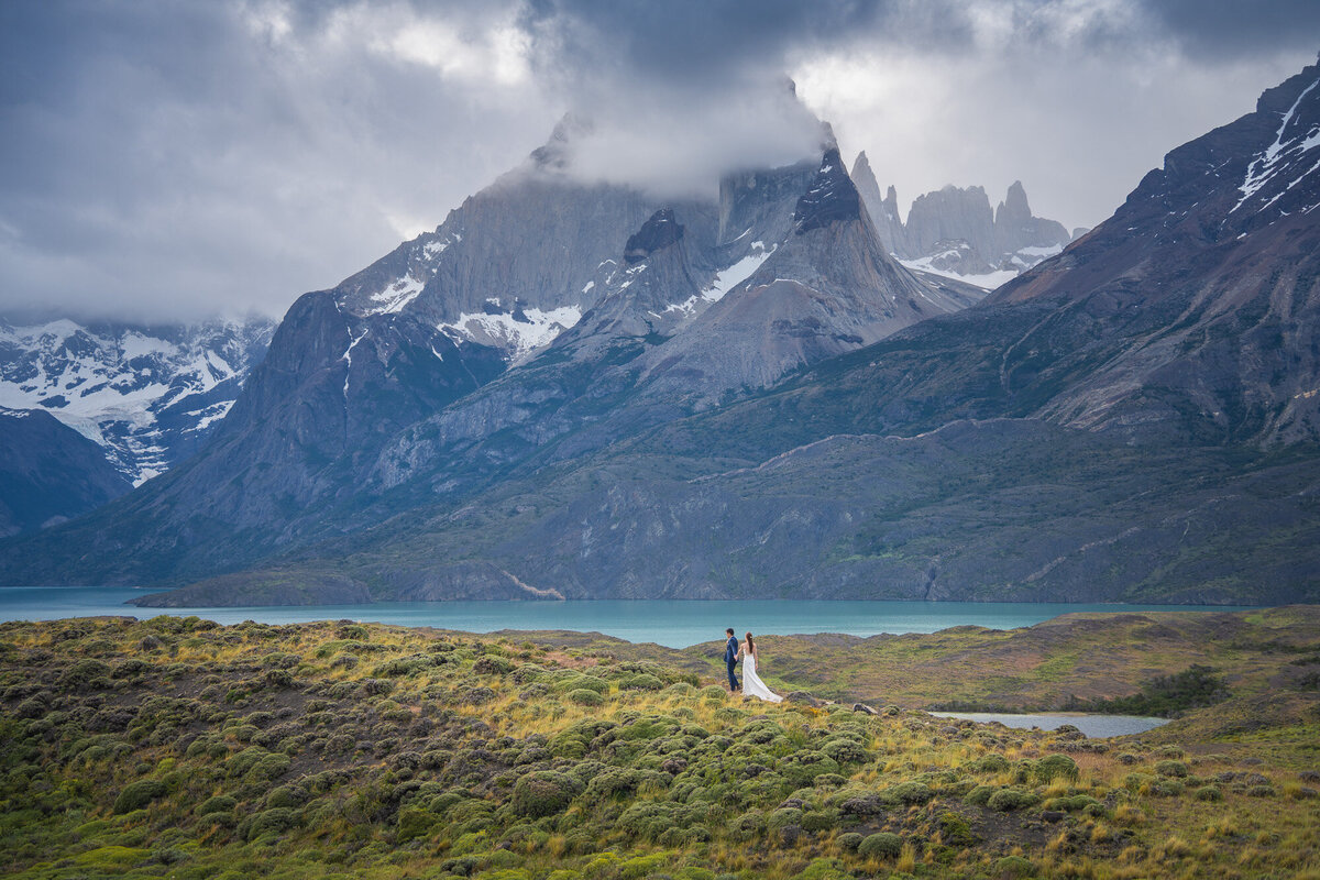 Patagonia-elopement-mountains-Torres-Del-Paine