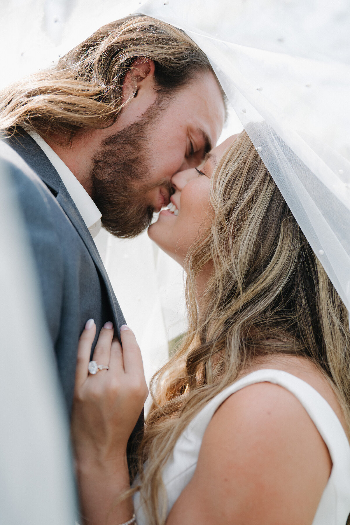 bride and groom tennessee wedding photographer13