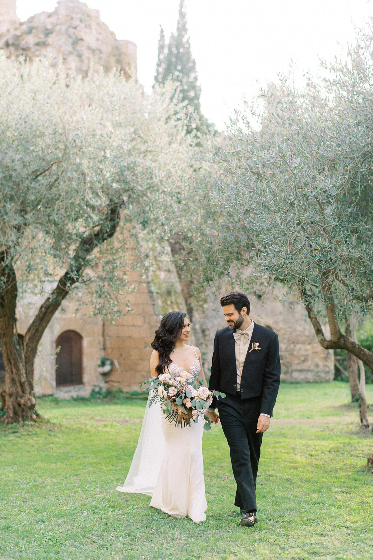 Maïlys Fortune Photography Husband Wife Wedding Weddings Photography France Switzerland Italy Timeless Dreamy Imagery Bilingual French English Destination Weddings Destination Wedding Provence French Riviera Paris Lake Como Tuscany116