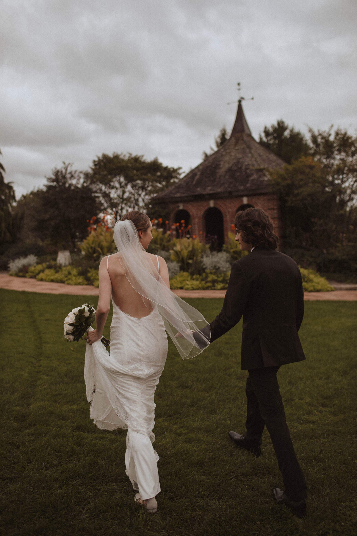 two-rivers-sepia-chapel-wedding-nikki-n-photography-336