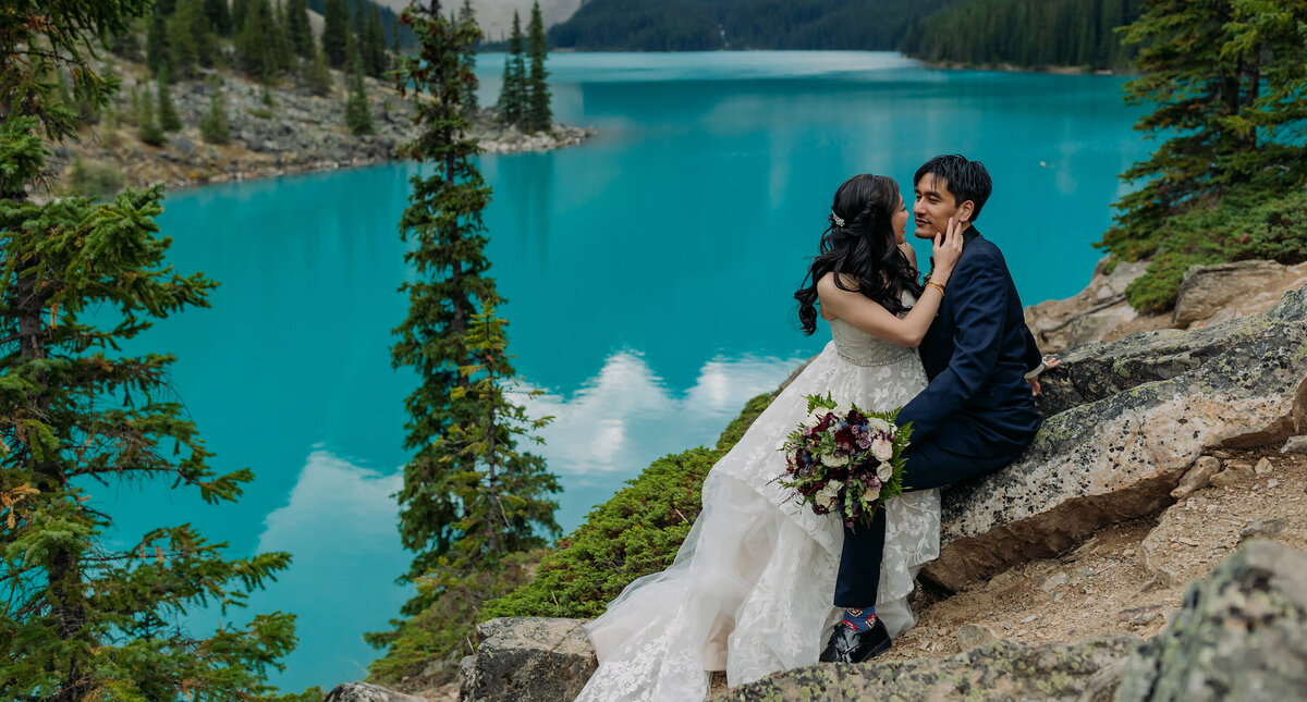 moraine-lake-summer-wedding-couples-portraits-mountains-blue-water
