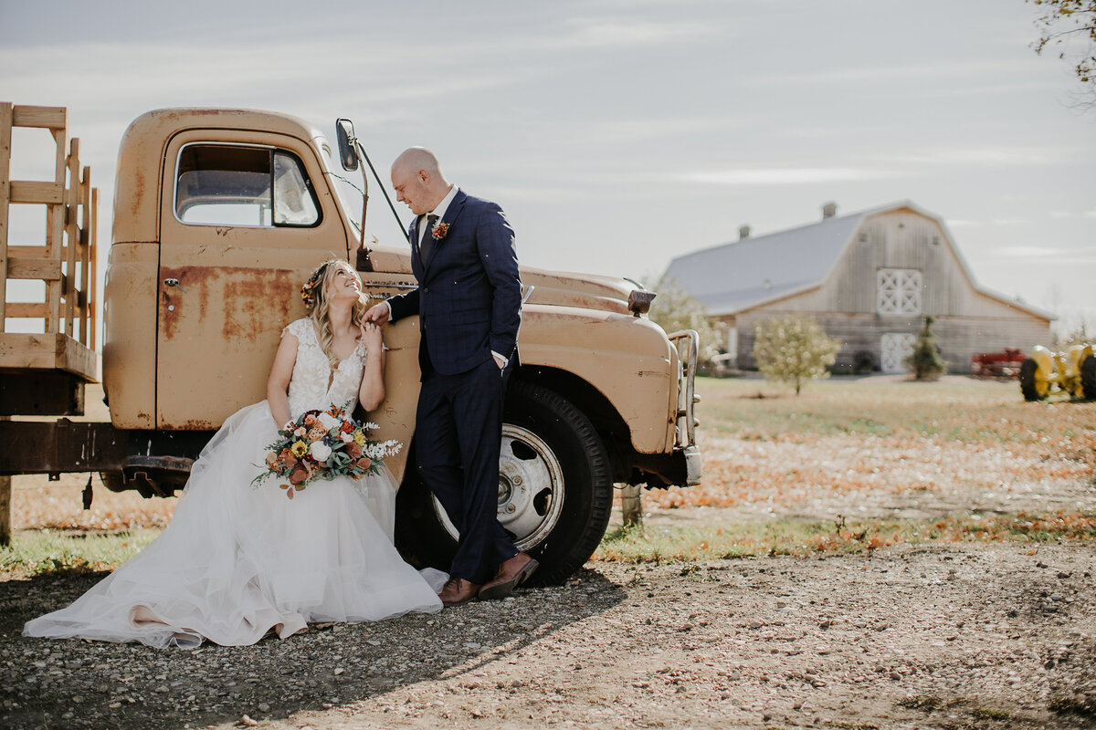 olds-willow-lane-barn-wedding-photographer-9