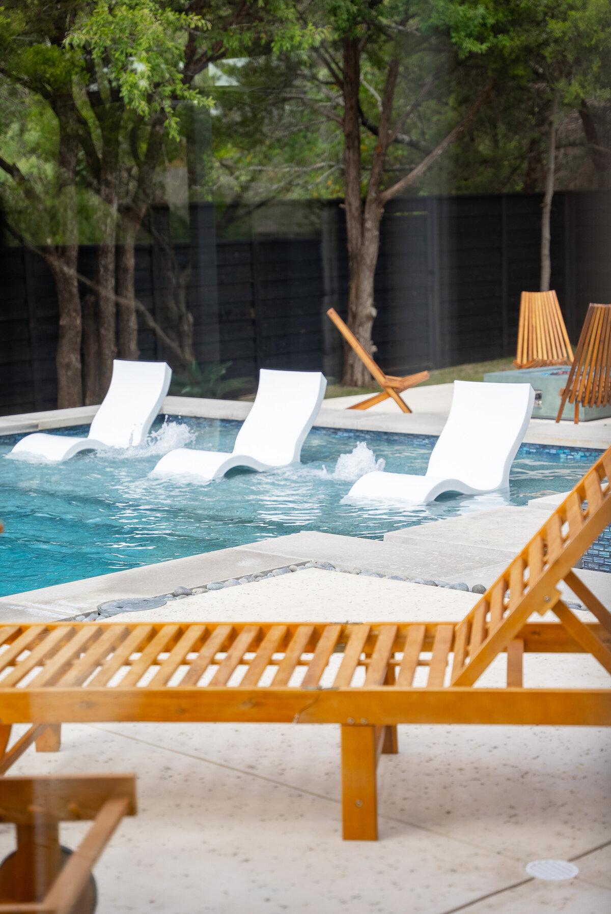 Beautiful luxury pool design in North Texas
