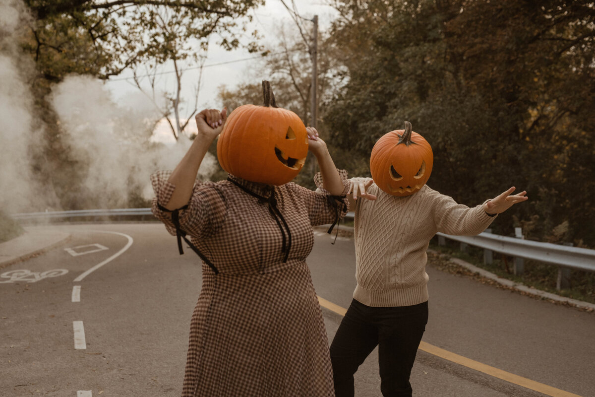 engagement-couple-session-intimate-outdoots-adventurous-high-park-halloween-spooky38